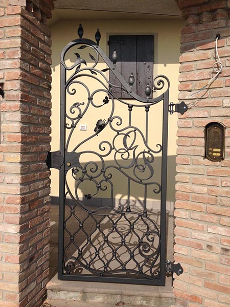 Cancelli pedonali in ferro battuto Pavia